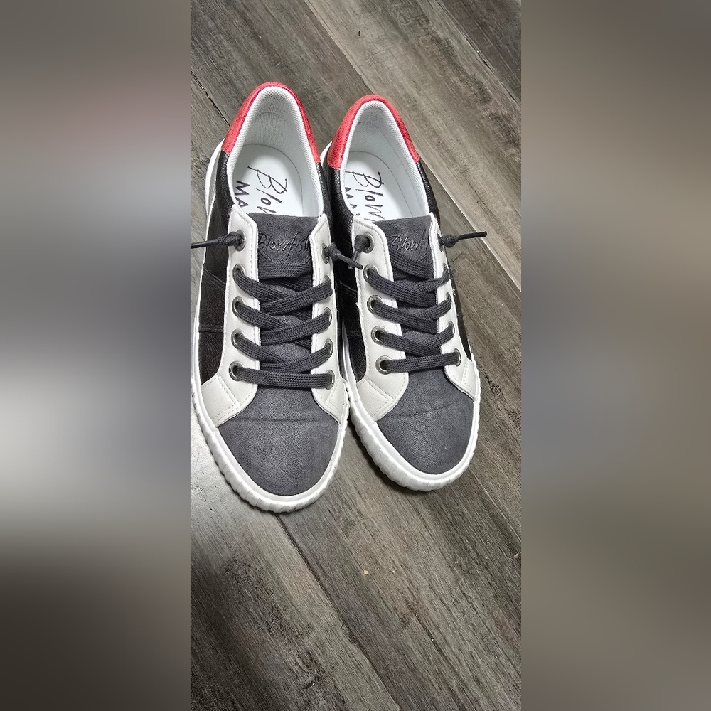 Malibu shoes size 7.5 were ones vary good condition like new